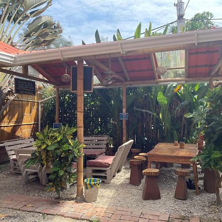 Esperanto Bed & Breakfast Surf Hostel Montañita Eksteriør bilde