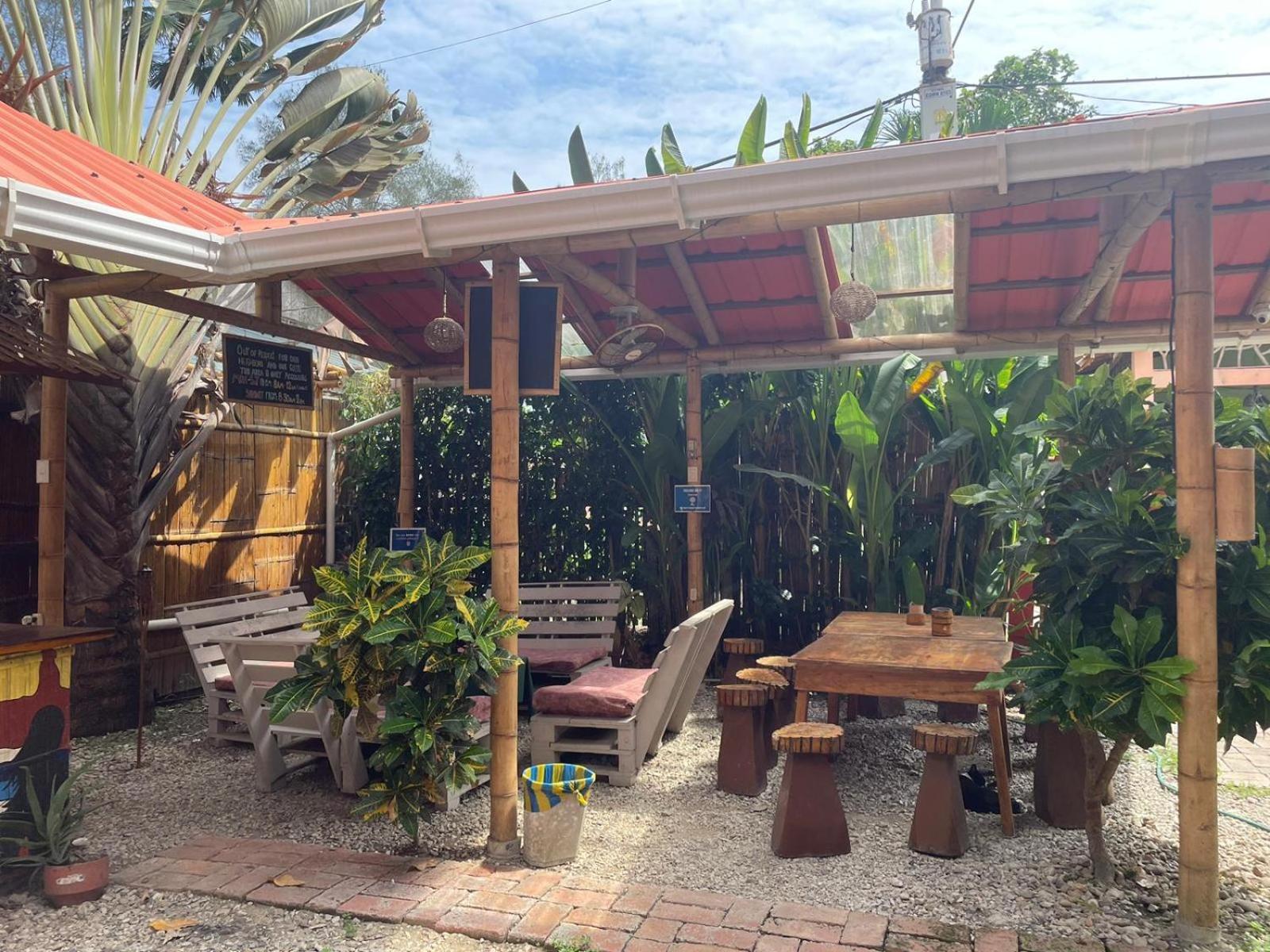 Esperanto Bed & Breakfast Surf Hostel Montañita Eksteriør bilde